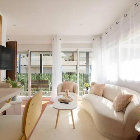 Oasis - Bright 2br With Balcony