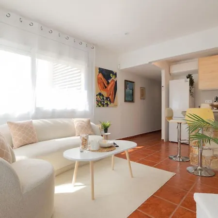 Oasis - Bright 2br With Balcony