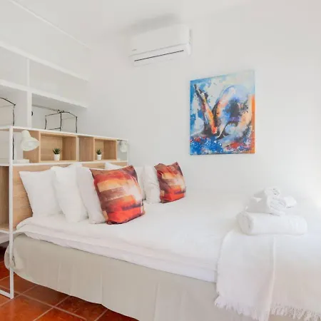 Oasis - Bright 2br With Balcony アパート *