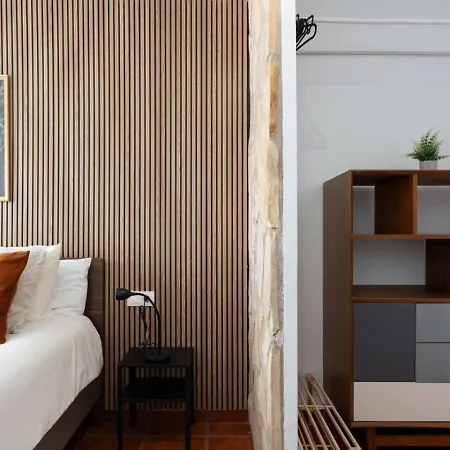 Oasis - Bright 2br With Balcony *